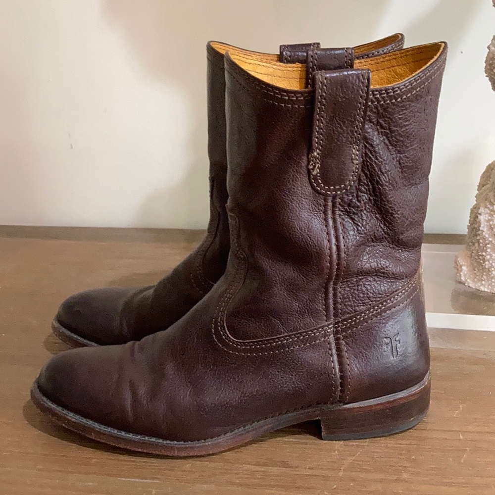 Vintage Authentic Brown Leather Frye Boots.